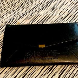 Kay’s Fine Jewelry Travel case 9”l x 6” w New